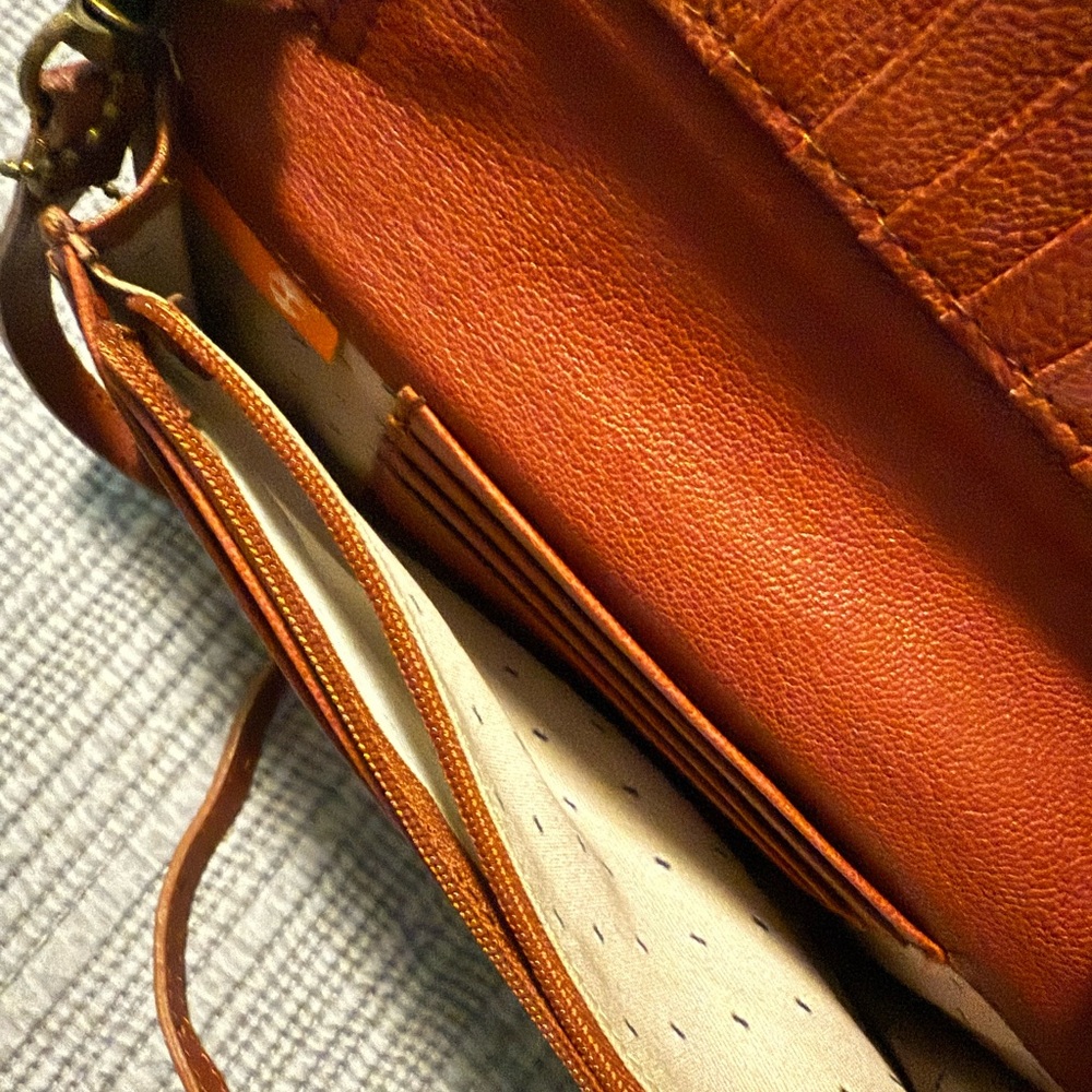 Timberland Brown Leather Crossbody Bag - Picture 3 of 3